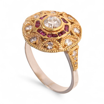 Sortija de diamantes y rubíes de est...
