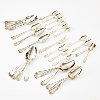 BESTICK, 32 dlr, silver, varierande modeller, 1800-tal.