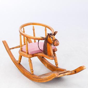 Schaukelpferd, Naether ´sche Kinderwagen- und Holzwarenfabrik, Zeitz, 1. Hälfte 20. Jh.