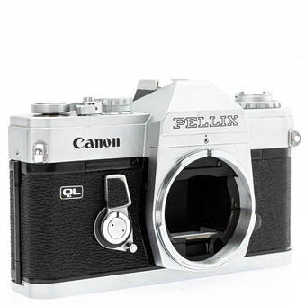 Canon Pellix QL, 35 mm spiegelreflexcamera ( SN 131772 ).