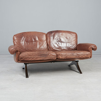 DE SEDE, Zweisitzer / Sofa, Modell 'DS 31', Leder, Stahl, 1970er Jahre, Schweiz.