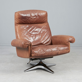 DE SEDE, sklopná lounge židle s vysokým opěradlem, model 'DS 31', kůže, ocel, 70. léta, Švýcarsko.