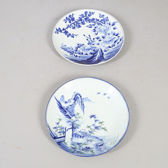 TWO LARGE JAPANESE PORCELAIN CHARGERS.