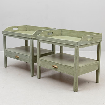 SÄNGBORD, ett par, grönmålade, 2000-tal.