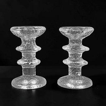 TIMO SARPANEVA. Ljusstakar, ett par, "Festivo", Iittala, Finland, signerade T.S.