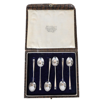 A CASED SET OF SIX GEORGE V SILVER COFFEE SPOONS.