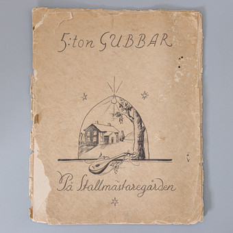 OIDENTIFIERAD KONSTNÄR, SAMLINGSALBUM MED ILLUSTRATIONER "5:TON GUBBAR PÅ STALLMÄSTAREGÅRDEN" SIGNERAD & DATERAD, 1926.