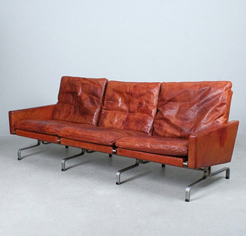 POUL KJAERHOLM. E. Kold Christensen. Sofa / třímístná, model 'PK-31-3', Indian Red, Dánsko, 1958.