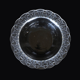 RENE LALIQUE (1860-1945), A 'CHEVREUSE' RELIEF MOULDED GLASS BOWL.