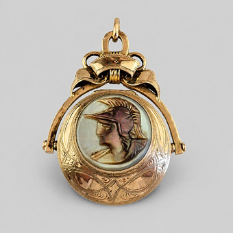 PENDENTIF EN OR avec médaillon rotatif - probablement fin 19e s., or jaune 14K (testé).