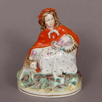 Staffordshire-figuur "Roodkapje" - Engeland, eind 19e eeuw / rond 1900.