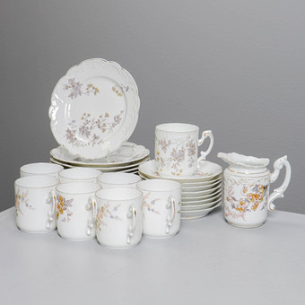 ROSENTHAL, kaffeservis för 8 personer, "Louis XIV", omkring år 1900.