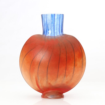 KJELL ENGMAN. VAS. Konstglas. Kosta Boda, signerad undertill.