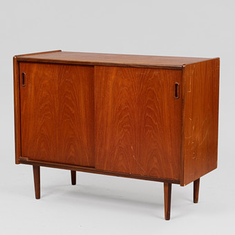 Skænk af teak, 1950'erne, dansk møbelproducent.