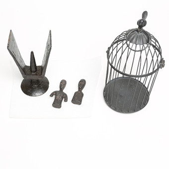 DEKORATIONSFÖREMÅL, 4 st, metall, moderna.