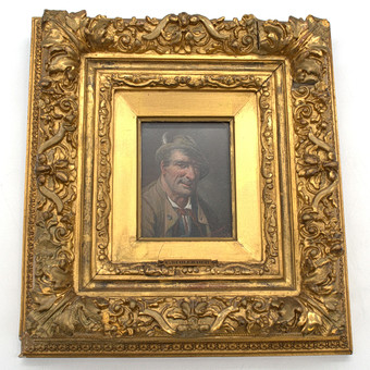 CARL (CÖLESTIN) SCHLEICHER. (1825 - 1903) ALTERSPORTRÄT EINES HERREN MIT HUT, ÖL AUF HOLZ, GENREMALEREI, ORIGINAL-RAHMEN. WIEN, ÖSTERREICH 19. JAHRHUNDERT.