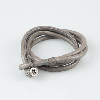 CHARLOTTE LYNGGAARD, Läderarmband, "Sweet drops", Ole Lynggaard, Danmark.