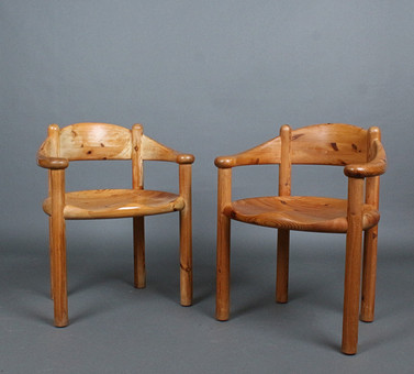 RAINER DAUMILLER. für Hirtshals Savværk, Paar Armlehnstühle / Esszimmerstühle aus massivem Kiefernholz, 1970er Jahre, Dänemark.