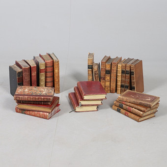 A COLLECTION OF EIGHTEENTH CENTURY AND LATER LEATHER BOUND VOLUMES.