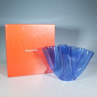 FONTANA ARTE. Velika vaza, model "Cartoccio", Italija, 1960-ih.