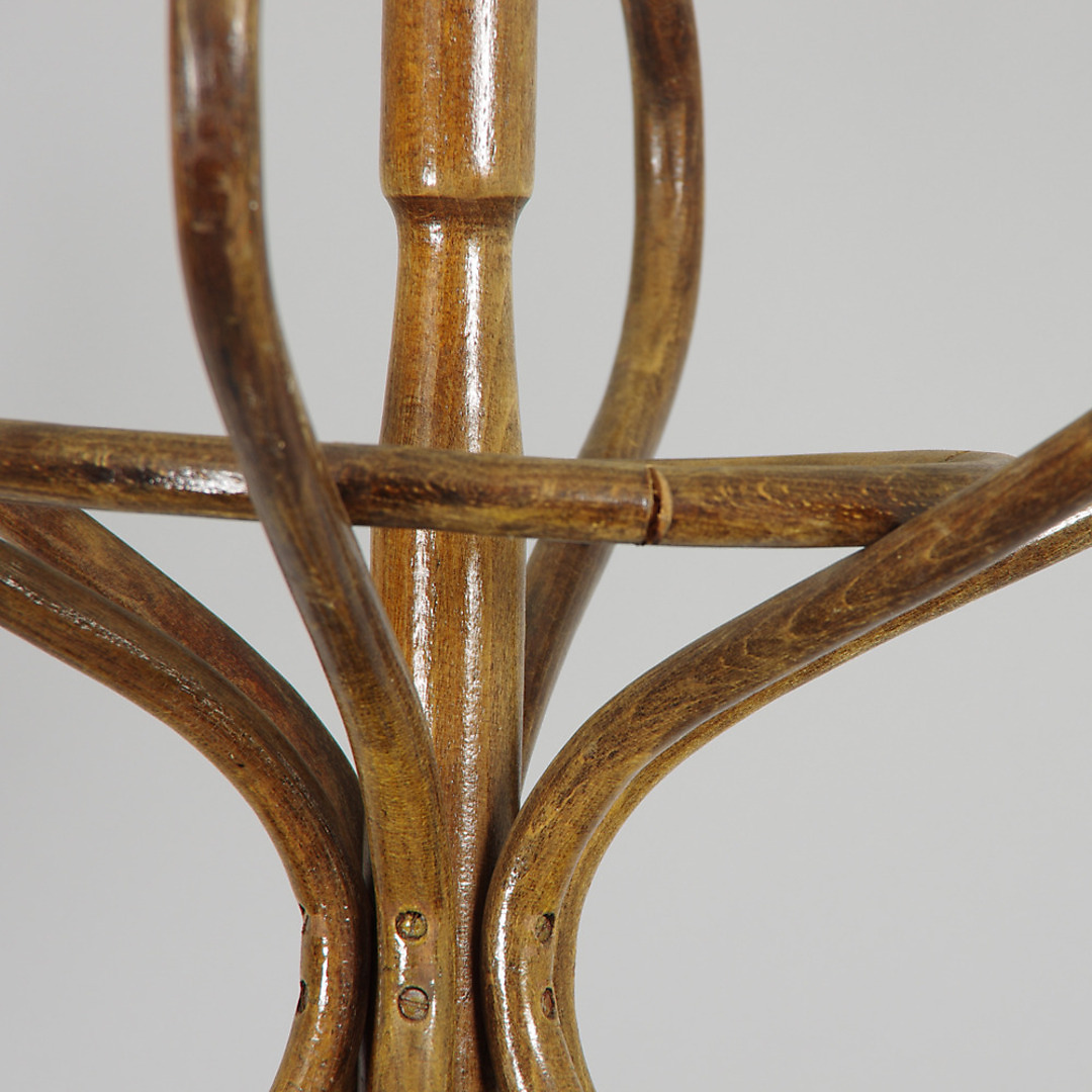 Bilder för 308200 TAMBURMAJOR, böjträ, Thonet stil, 1900 talets första hälft Auctionet Bilder för 308200 TAMBURMAJOR, böjträ, Thonet stil, 1900 talets första hälft Auctionet