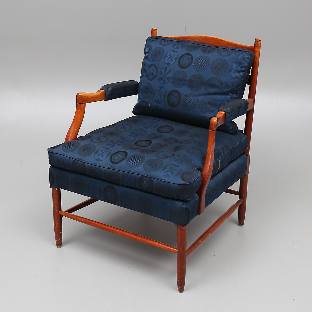 Bilder för 395616 FåTÖLJ med FOTPALL, Gripsholmsmodell Auctionet Bilder för 395616 FåTÖLJ med FOTPALL, Gripsholmsmodell Auctionet