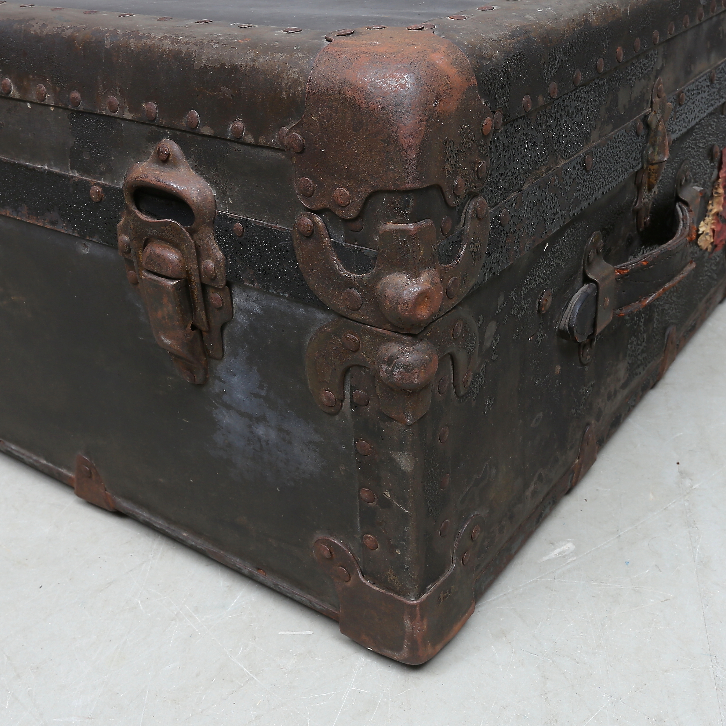 Images for 1177255. SUITCASE, 