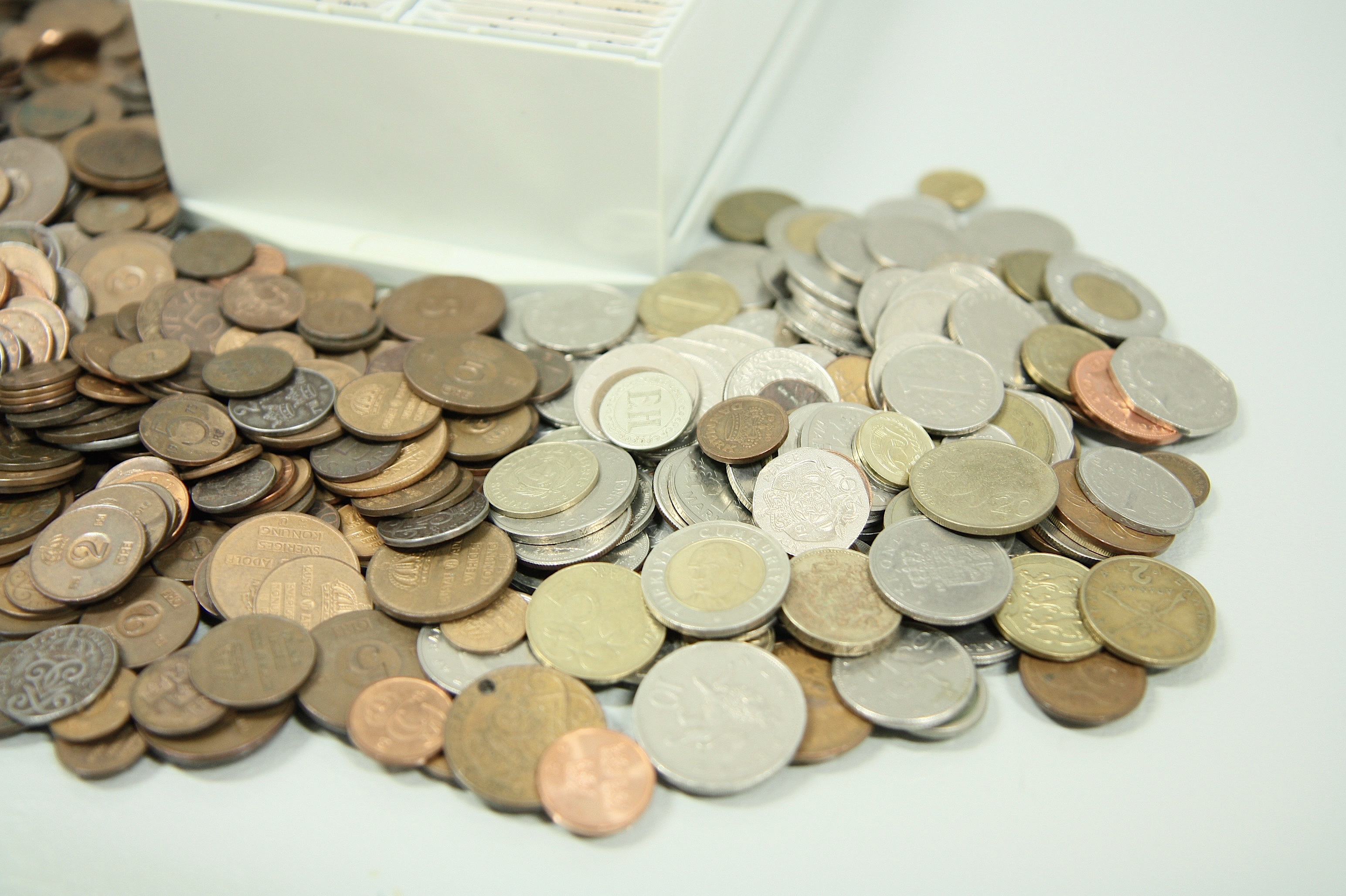Images For 1181562 COIN COLLECTION Mixed Denominations And Countries 