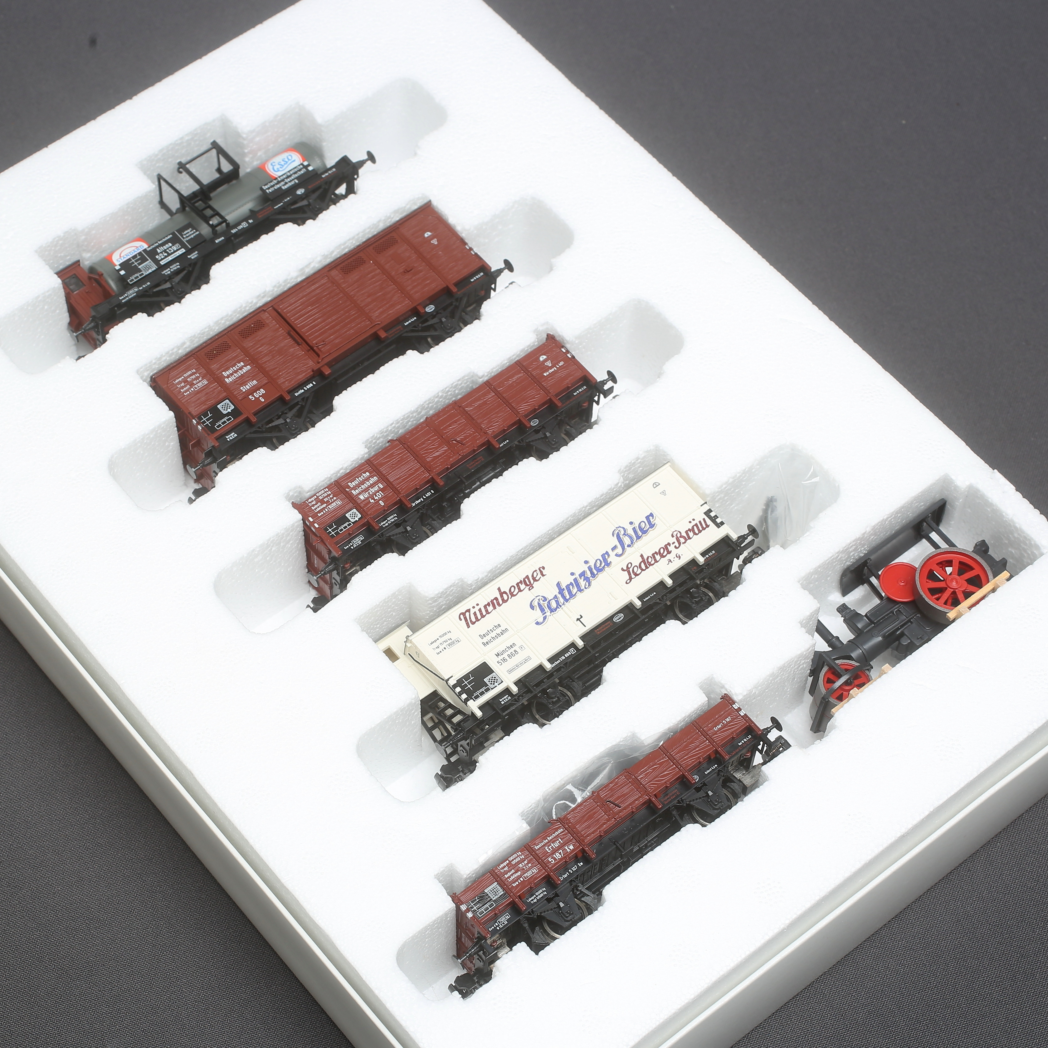 Images for 1304487. TRIX 23375 and 23376, 10 carts in original boxes ...