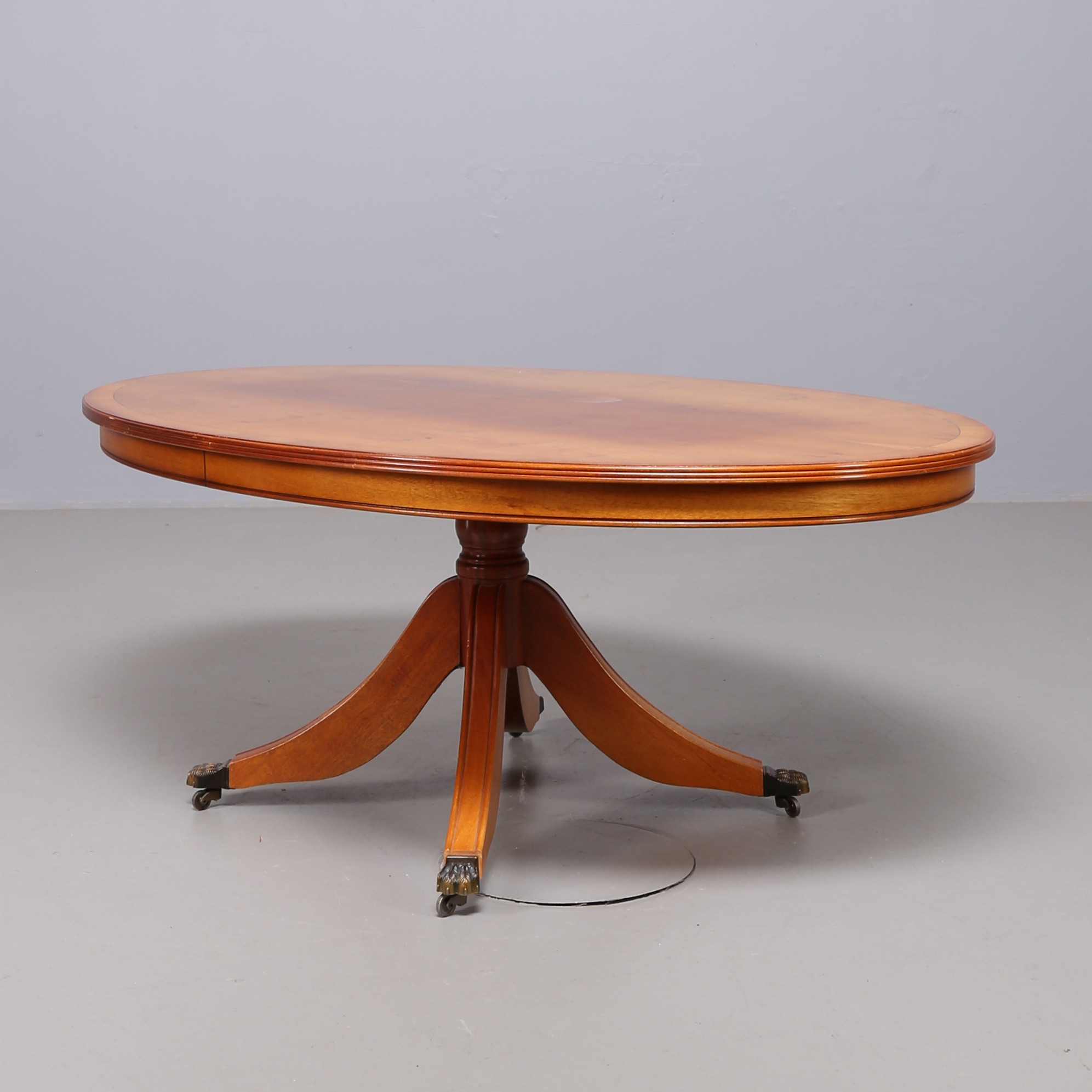 SOFFBORD, idegran, 1900 talets andra hälft. Möbler Bord SOFFBORD, idegran, 1900 tal. Möbler Bord Auctionet