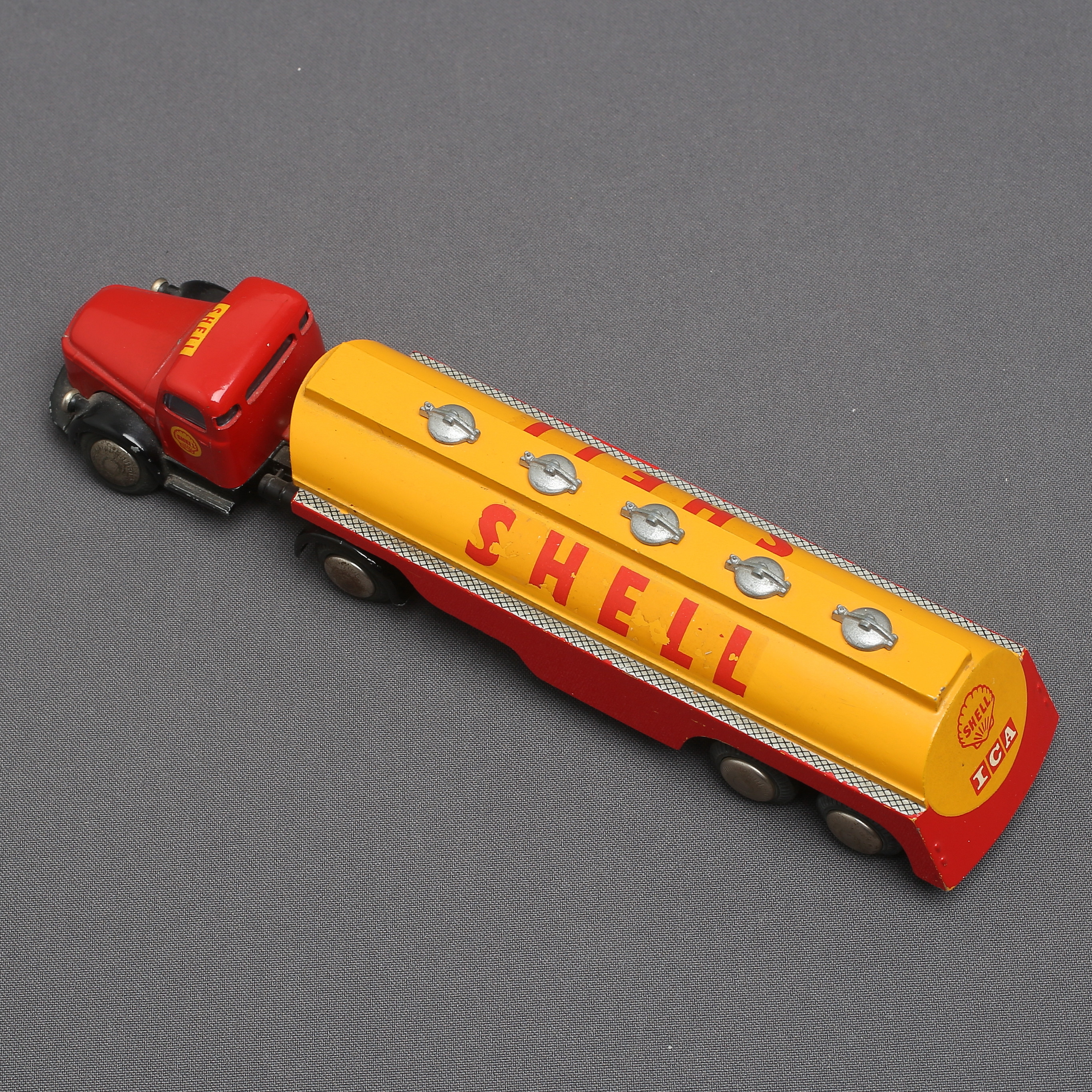 TEKNO DENMARK 434 VOLVO OK OIL TANKER TRUCK -PRO CODE3-1:50- HIGH