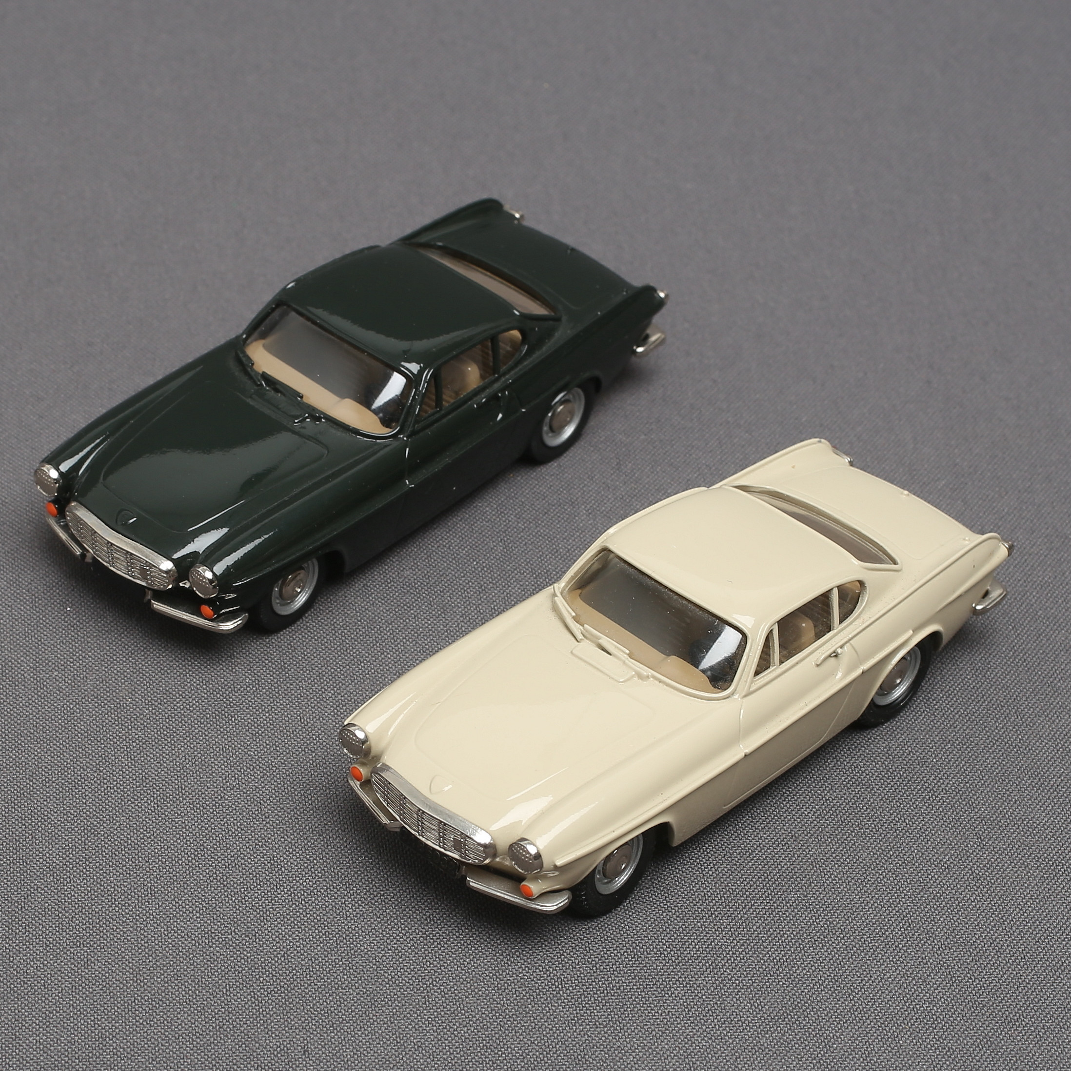 Miniature Brooklin RE1 1/43 – Volvo P1800S 1969, Couleur Crème, White Metal, Occasion