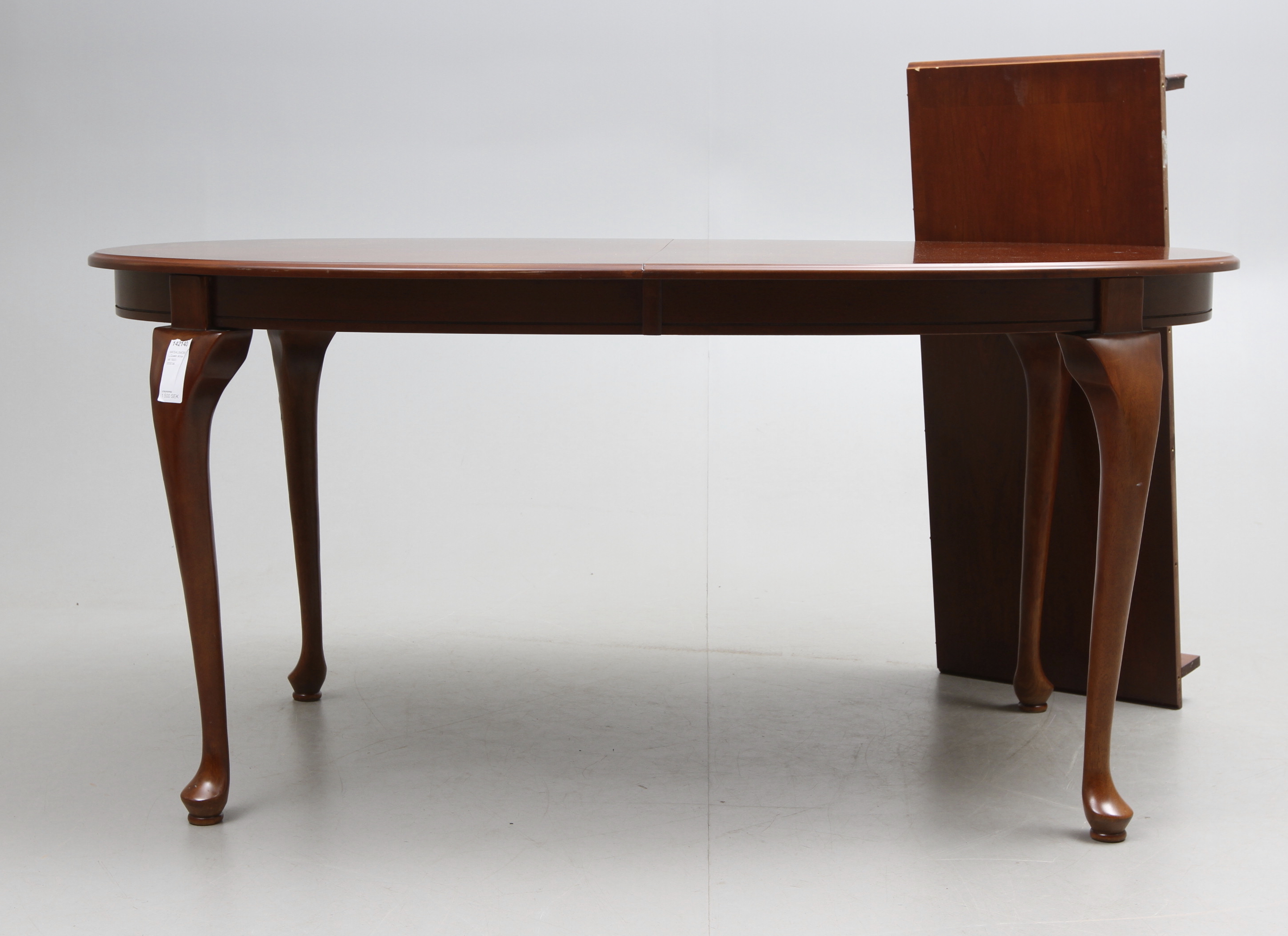 Bilder för 142140. MATSALSMÖBEL,Queen Anne-stil 1900-2000.tal. - Auctionet