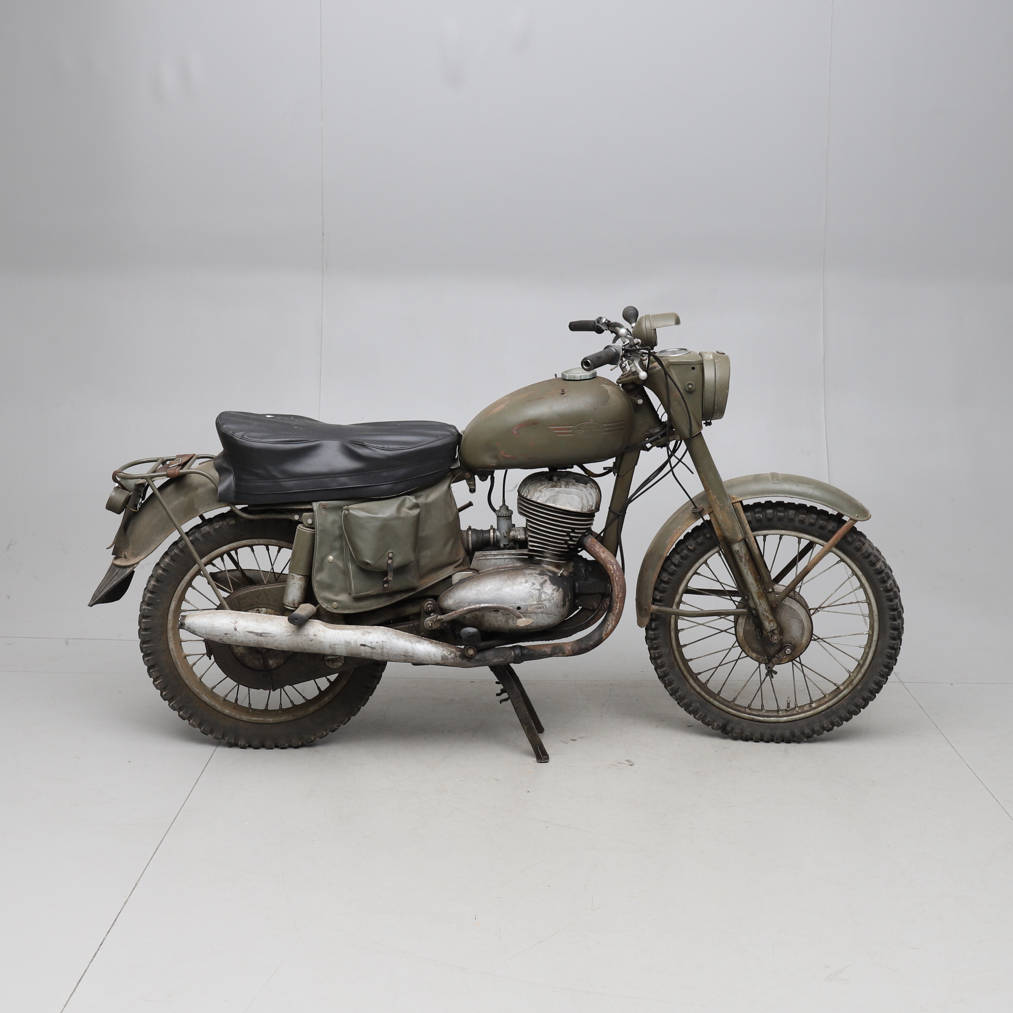 MILITÄRMOTORCYKEL, Jawa. Fordon, Båtar & Delar - Cyklar - Auctionet