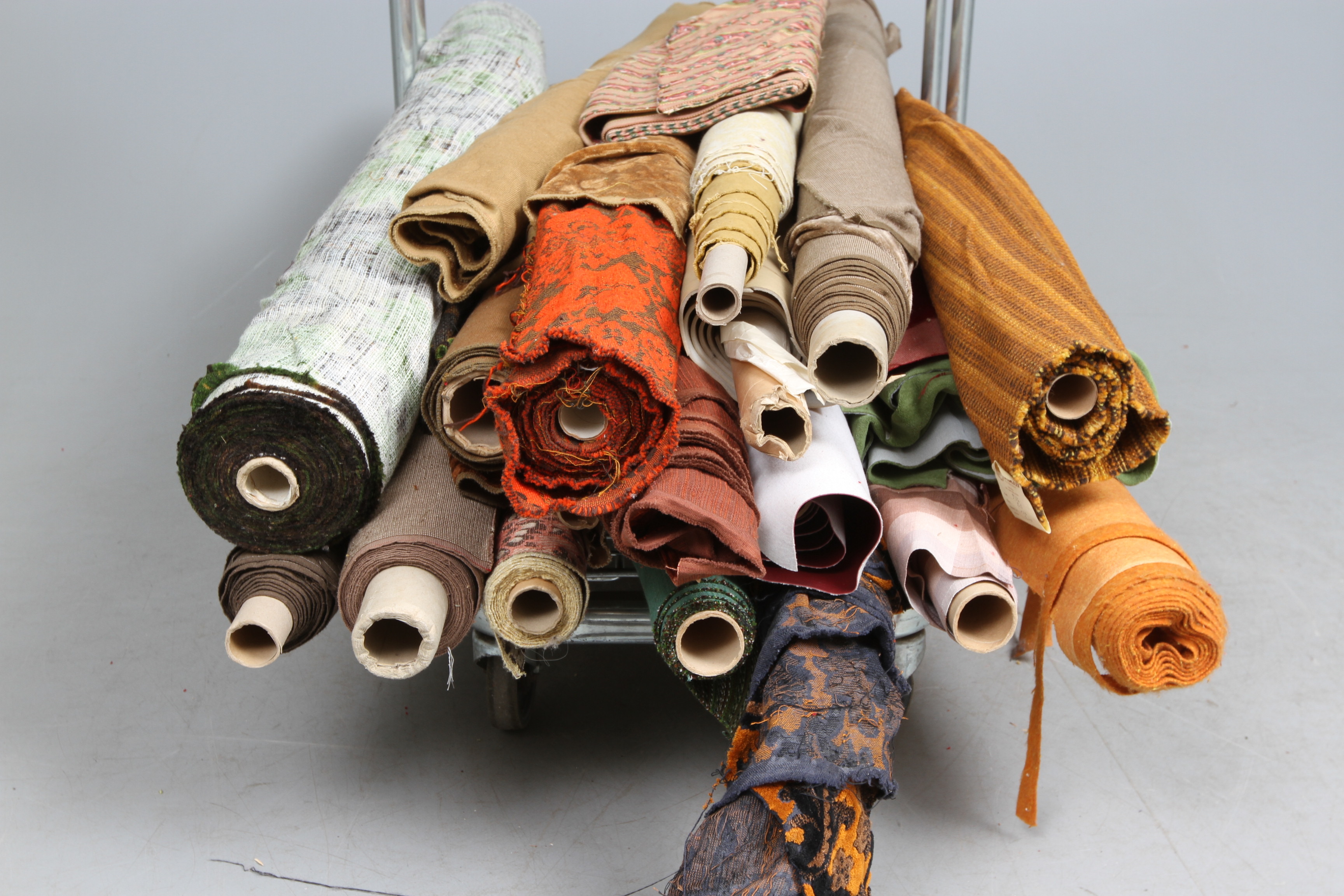 MÖBELTYGER mest 1970-80-tal. Mattor & Textil - Textil - Auctionet