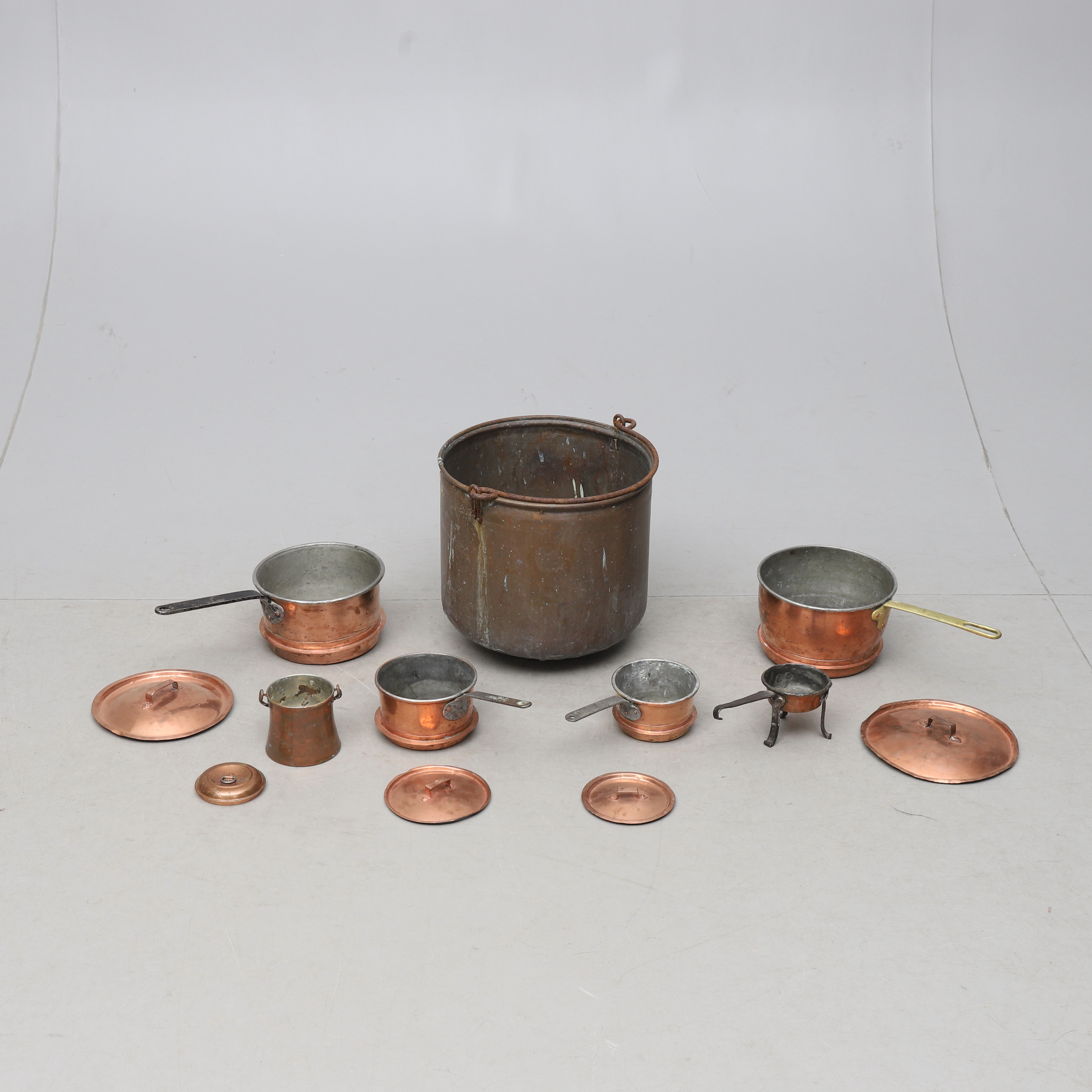 COPPER ITEMS, 1800s / 1900s. Silver & Metal Pewter, Brass & Copper