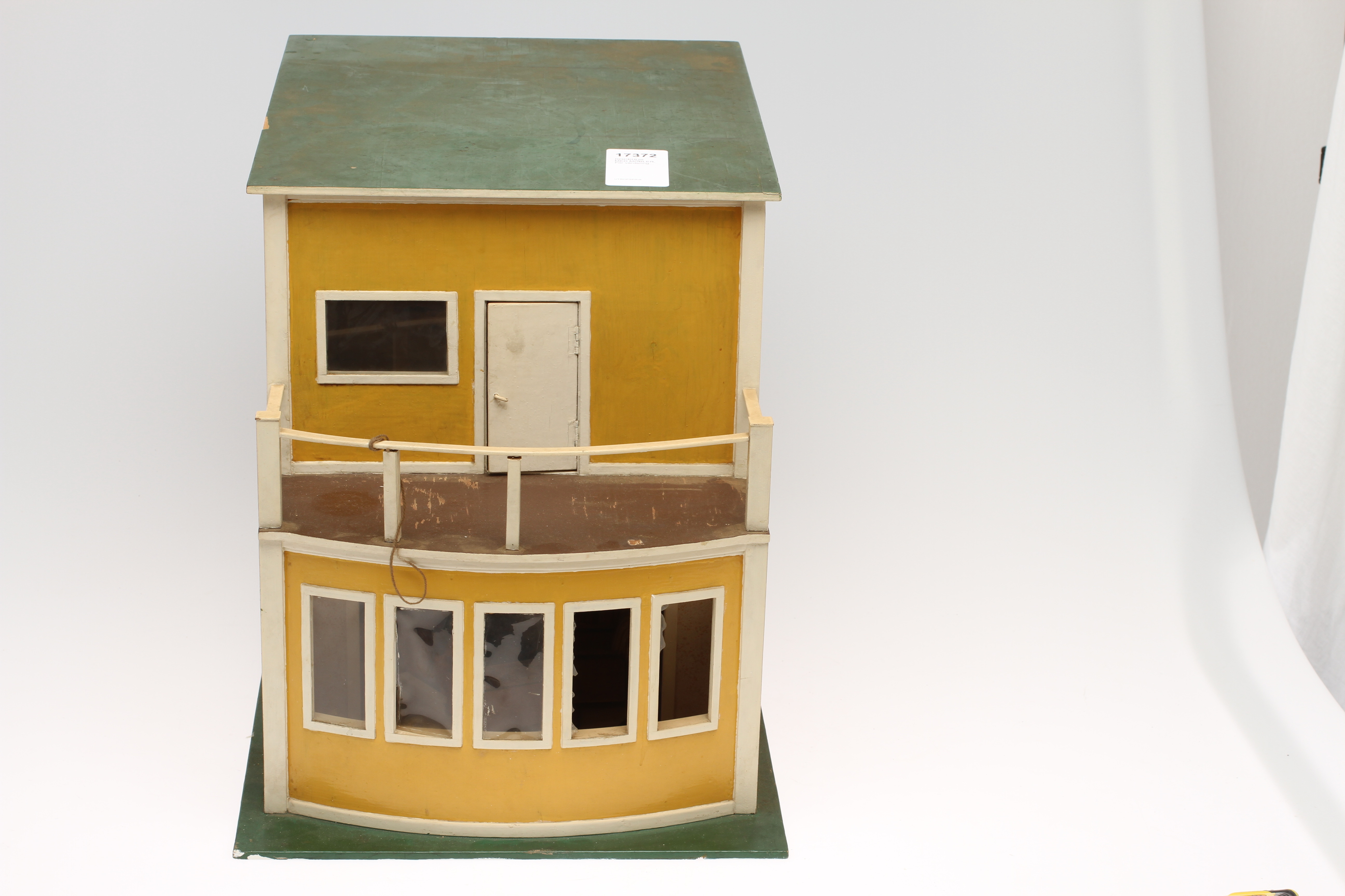 1940s dollhouse