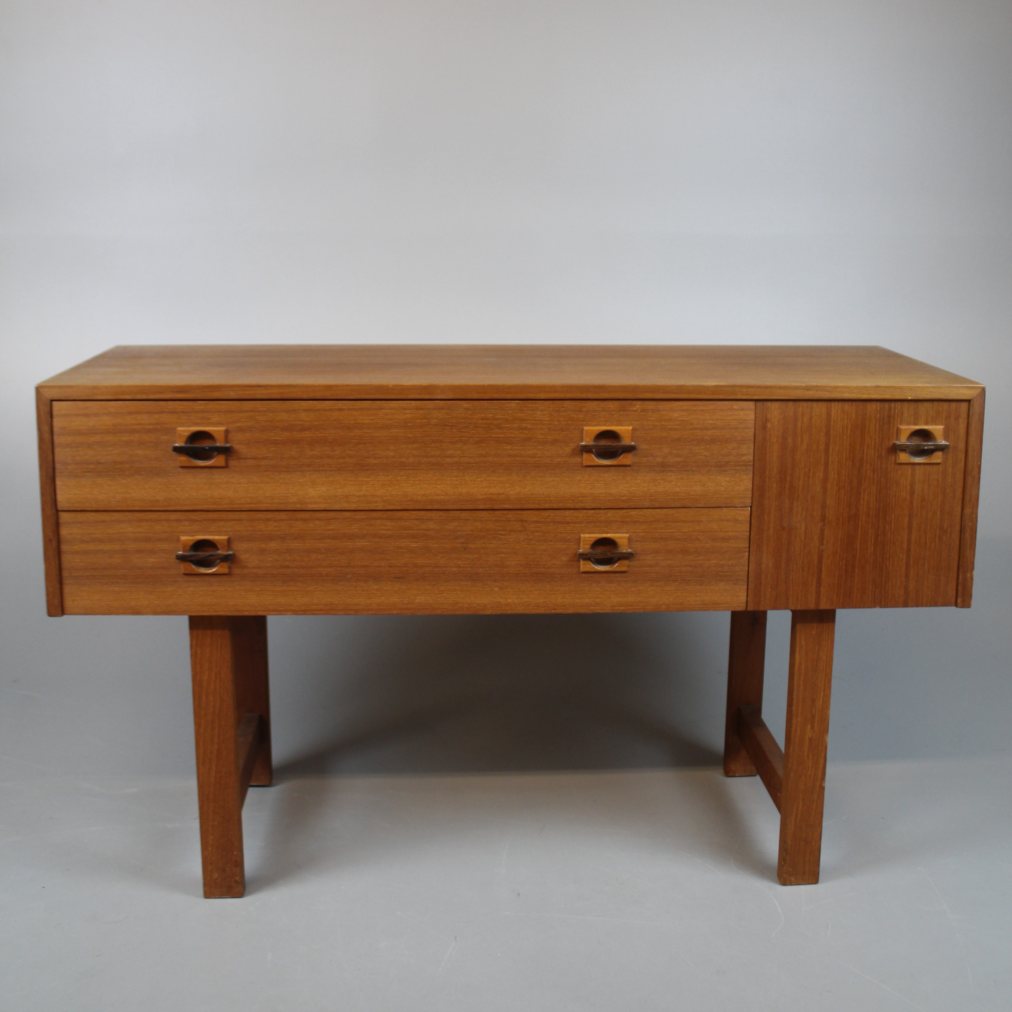 Images for 1779761. HALL FURNITURE 3 drawers.