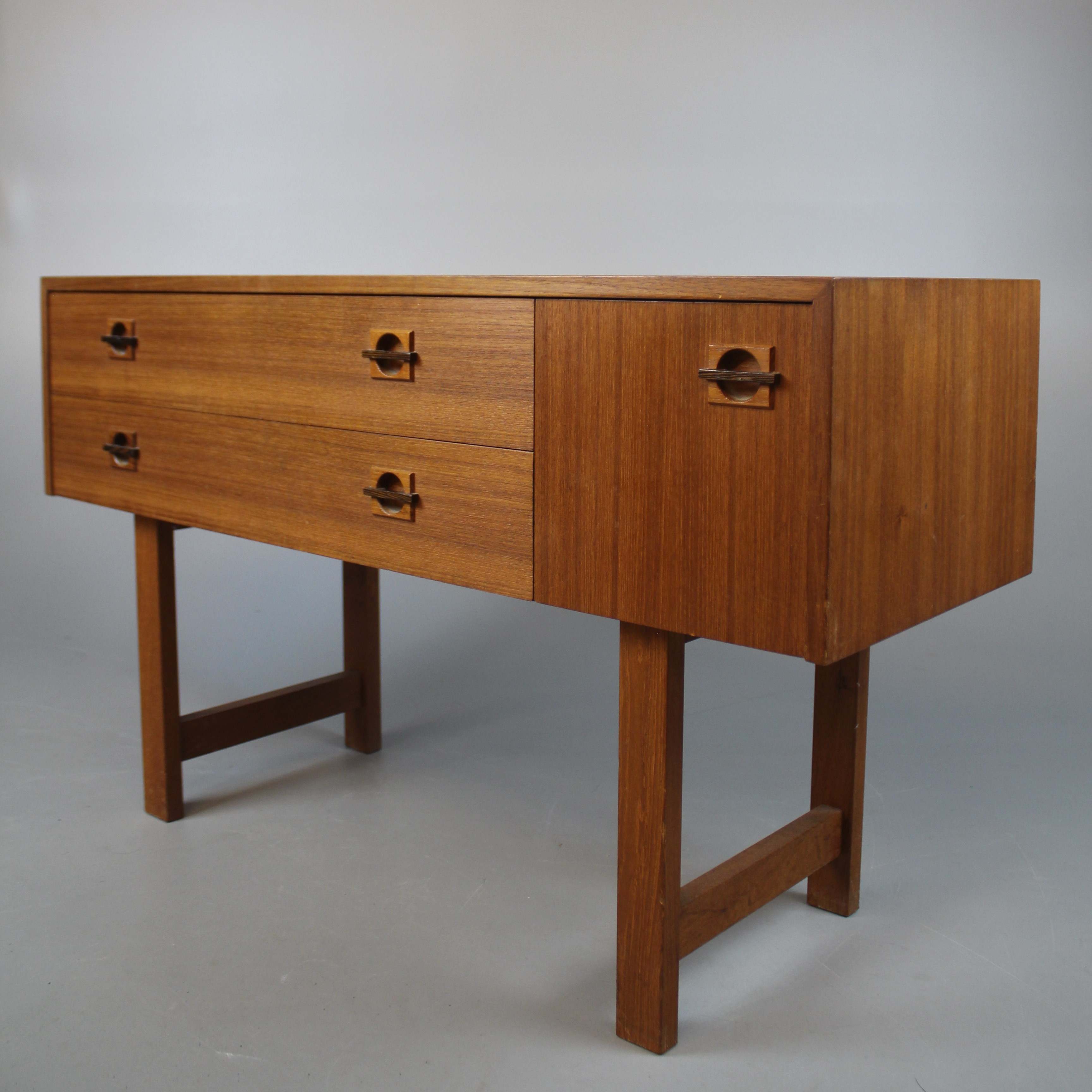 Images for 1779761. HALL FURNITURE 3 drawers.