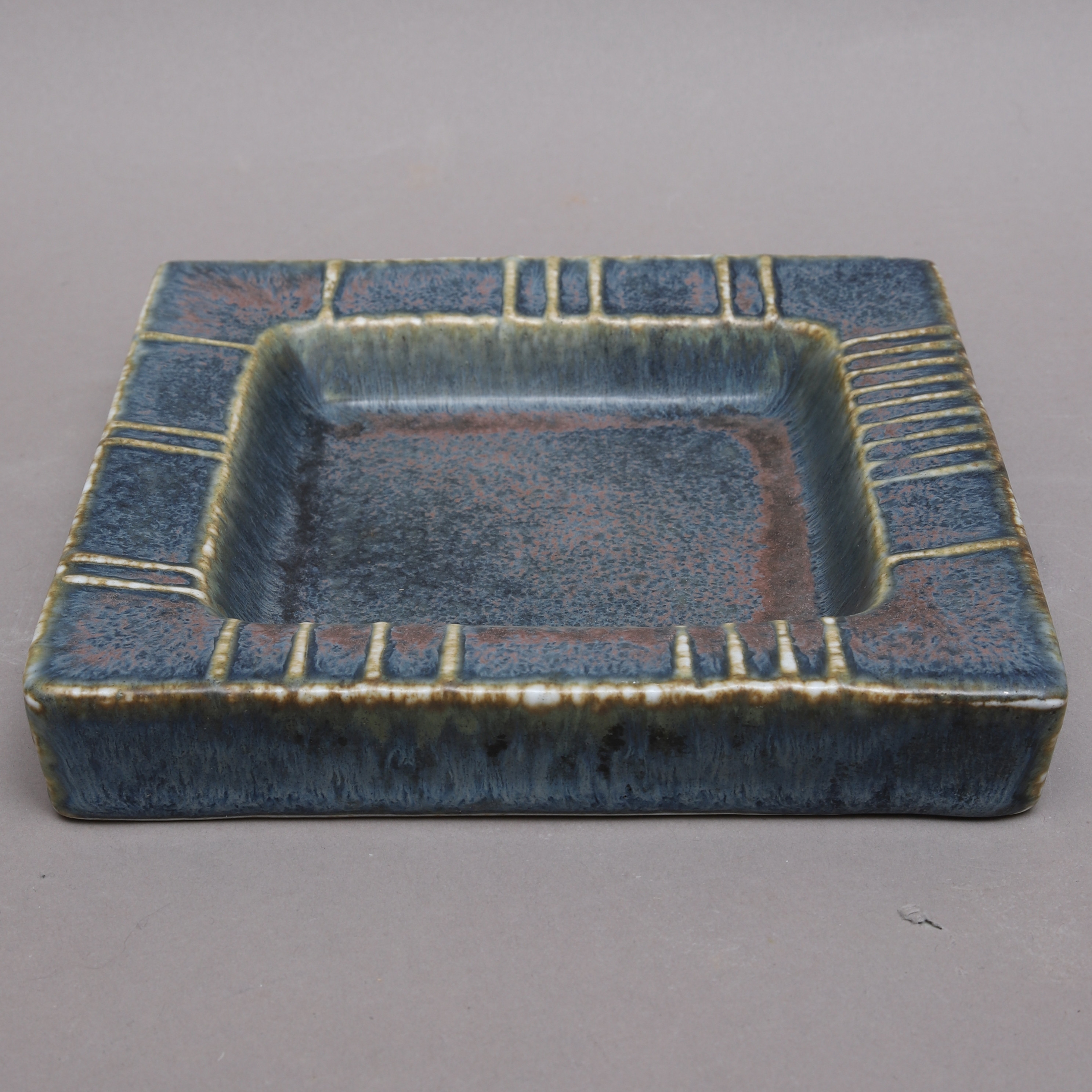 CARL-HARRY STÅLHANE. ashtray, stoneware, Rörstrand. Ceramics 日本直営店 RÖRSTRAND CARL tray Ash STÅLHANE HARRY 食器
