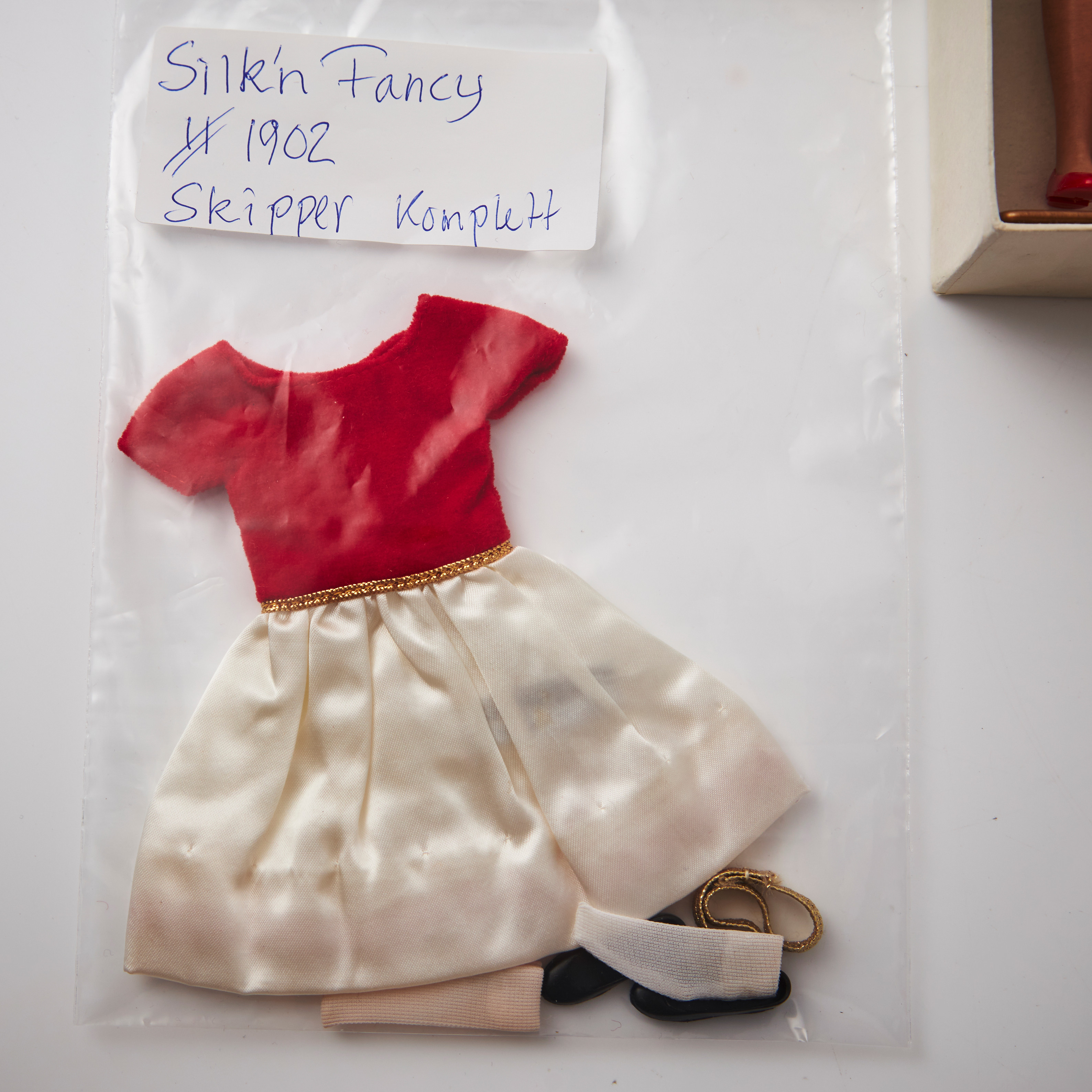 Tenue Vintage Pour Barbie Par Mattel Des Années 1963-1965 - Robe D'époque Pour Poupée Collection