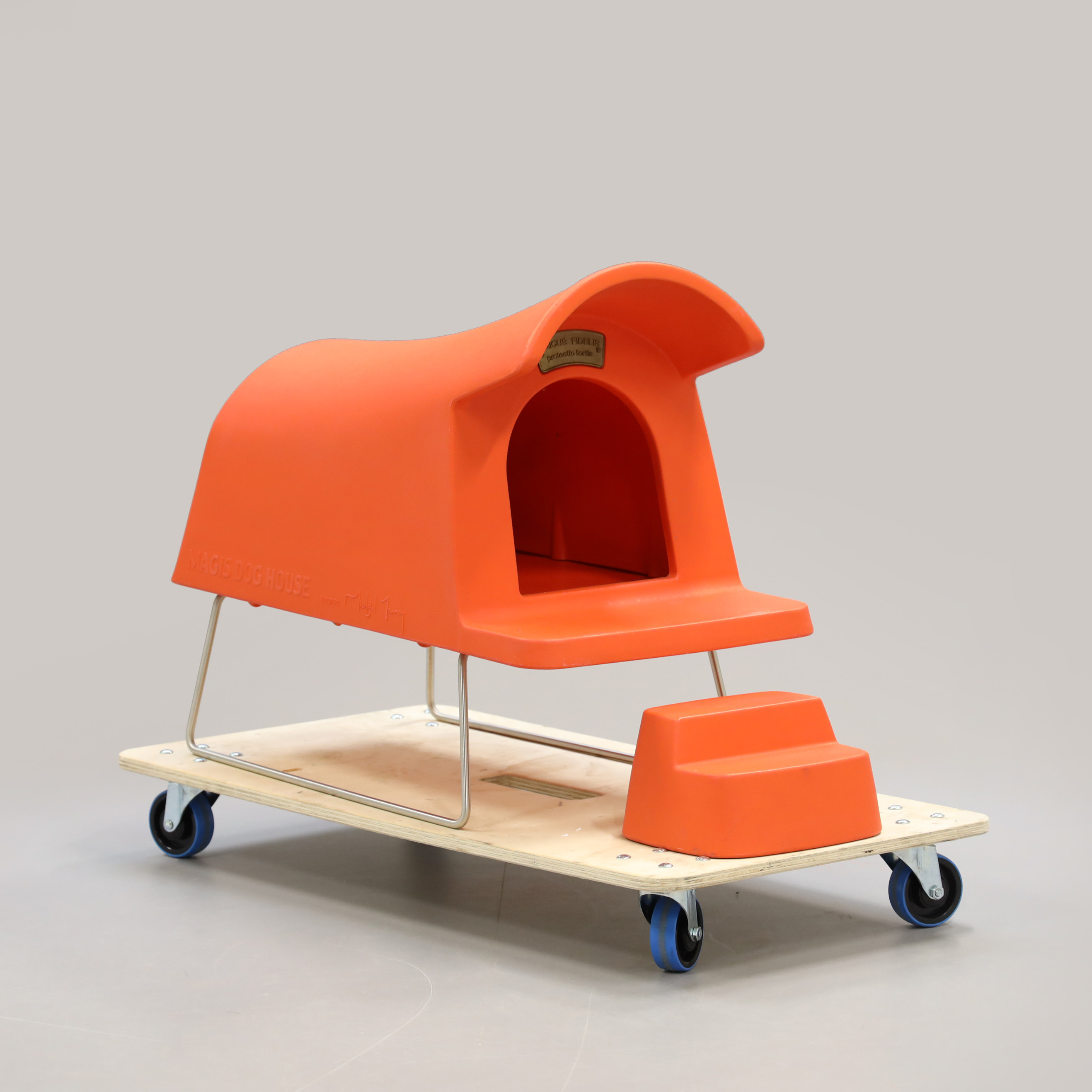 Images for 2121546. DOG HOUSE, "Magis dog house", design Michael Young
