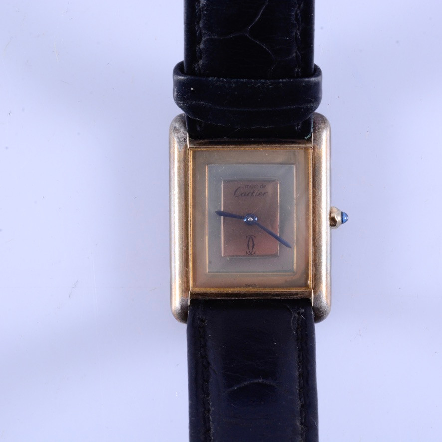 DAMARMBANDSUR, Must de Cartier. Clocks 