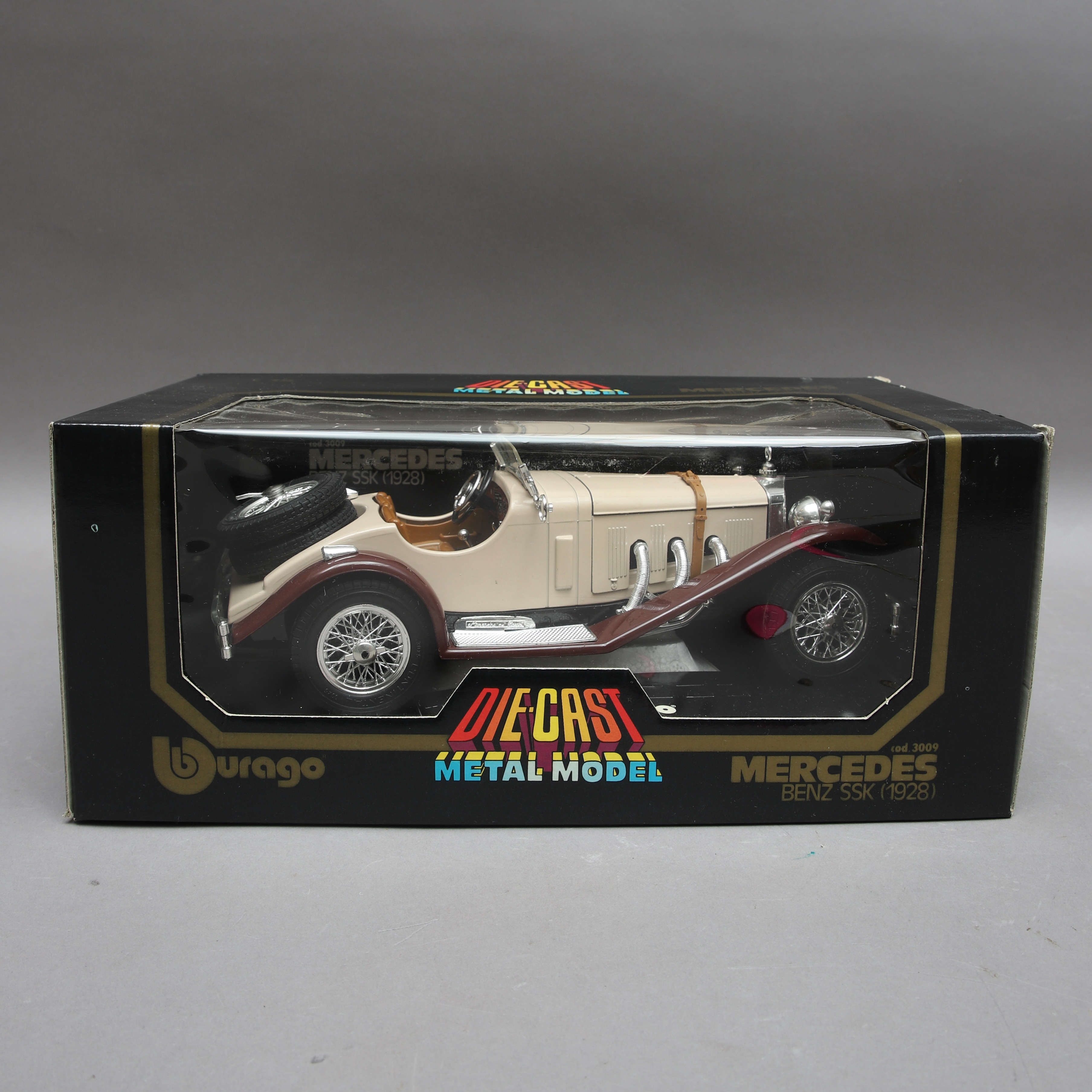 Burago 1/18 Mercedes Benz SSK 1928 - Modèle 3509 - Avec Boîte D'origine Et Socle Bois