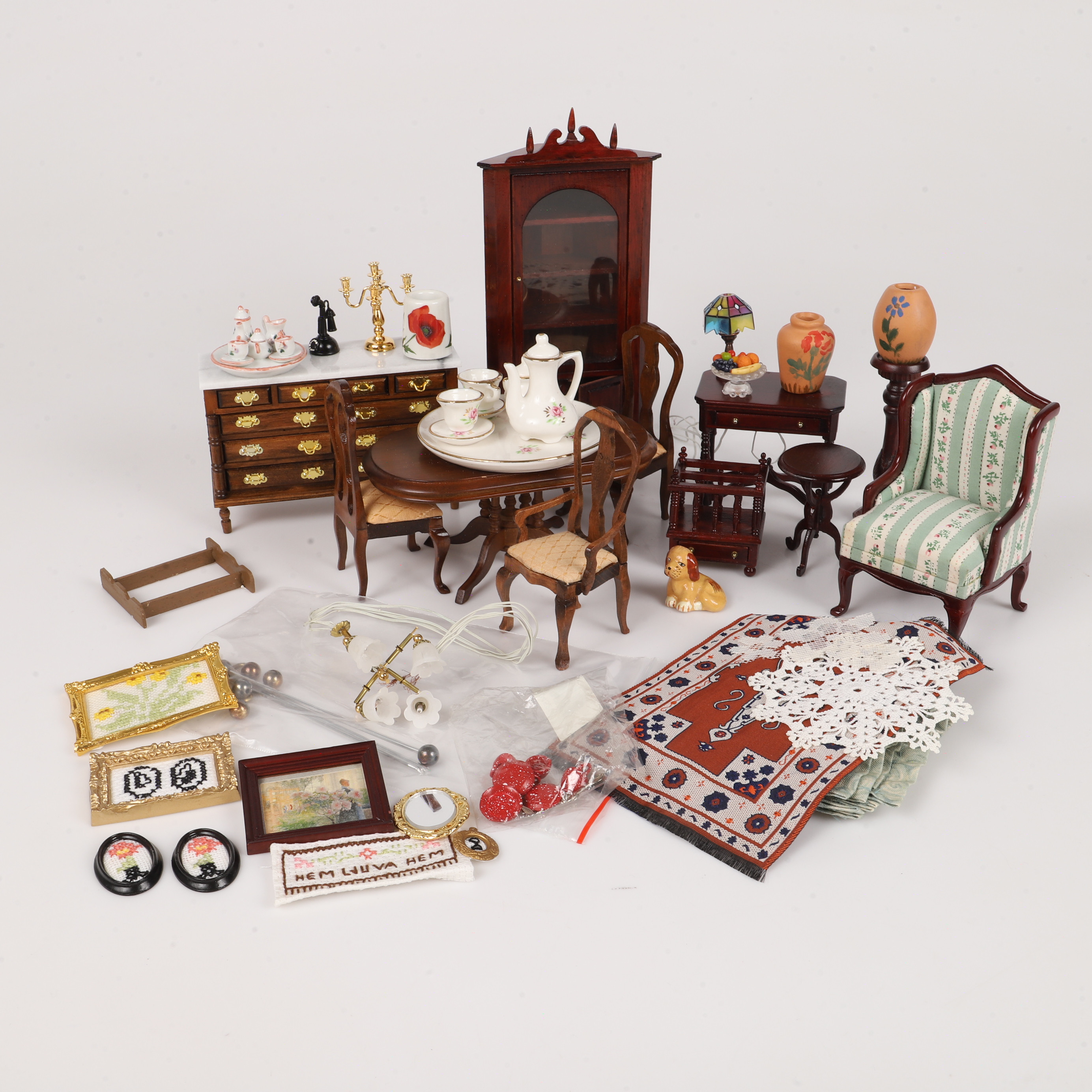 Images for 2288408. DOLL FURNITURE, wood/porcelain, 1900/2000s