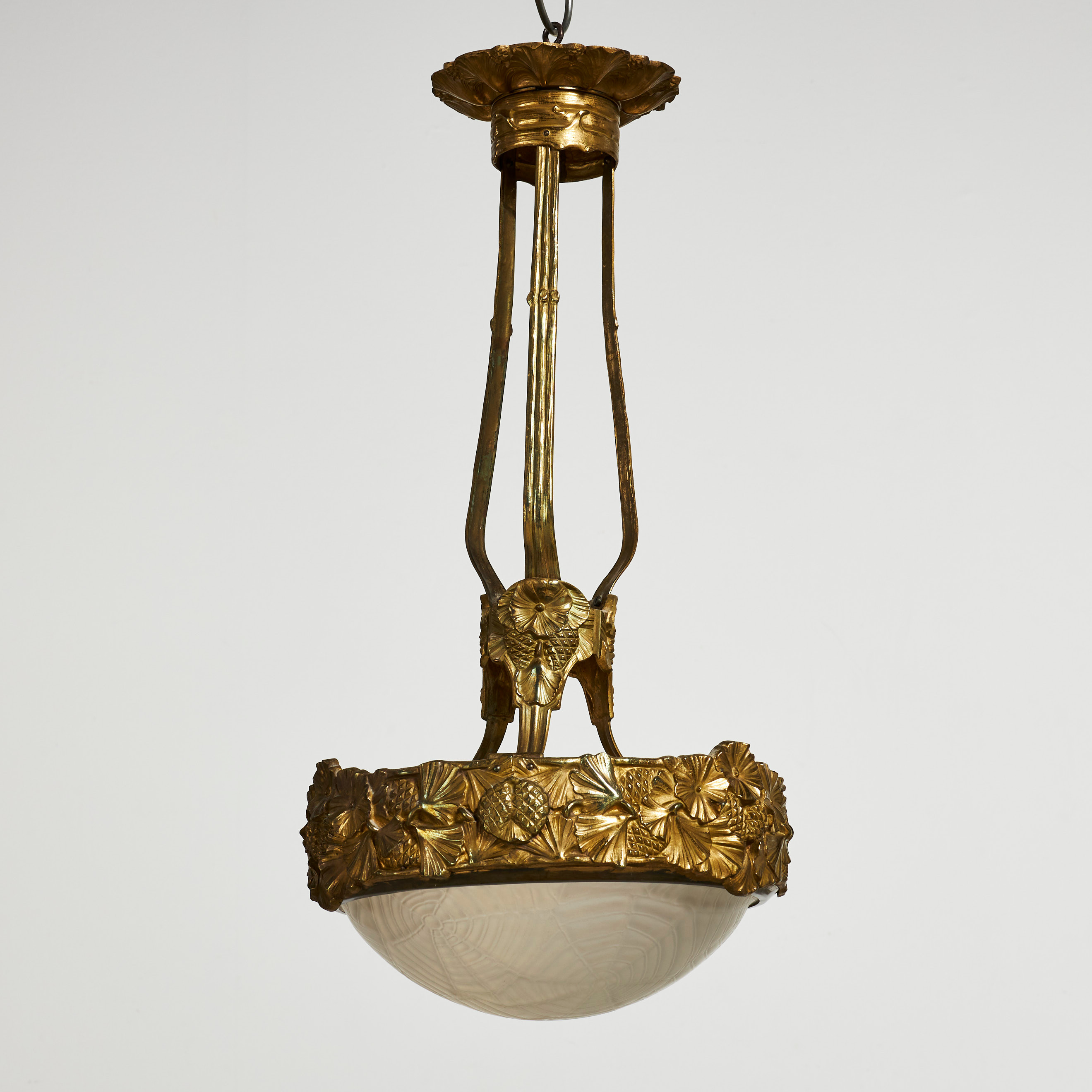 TAKLAMPA, troligen Böhlmarks, jugend, förgylld, dekor med TAKLAMPA, troligen Böhlmarks, jugend, förgylld, dekor med