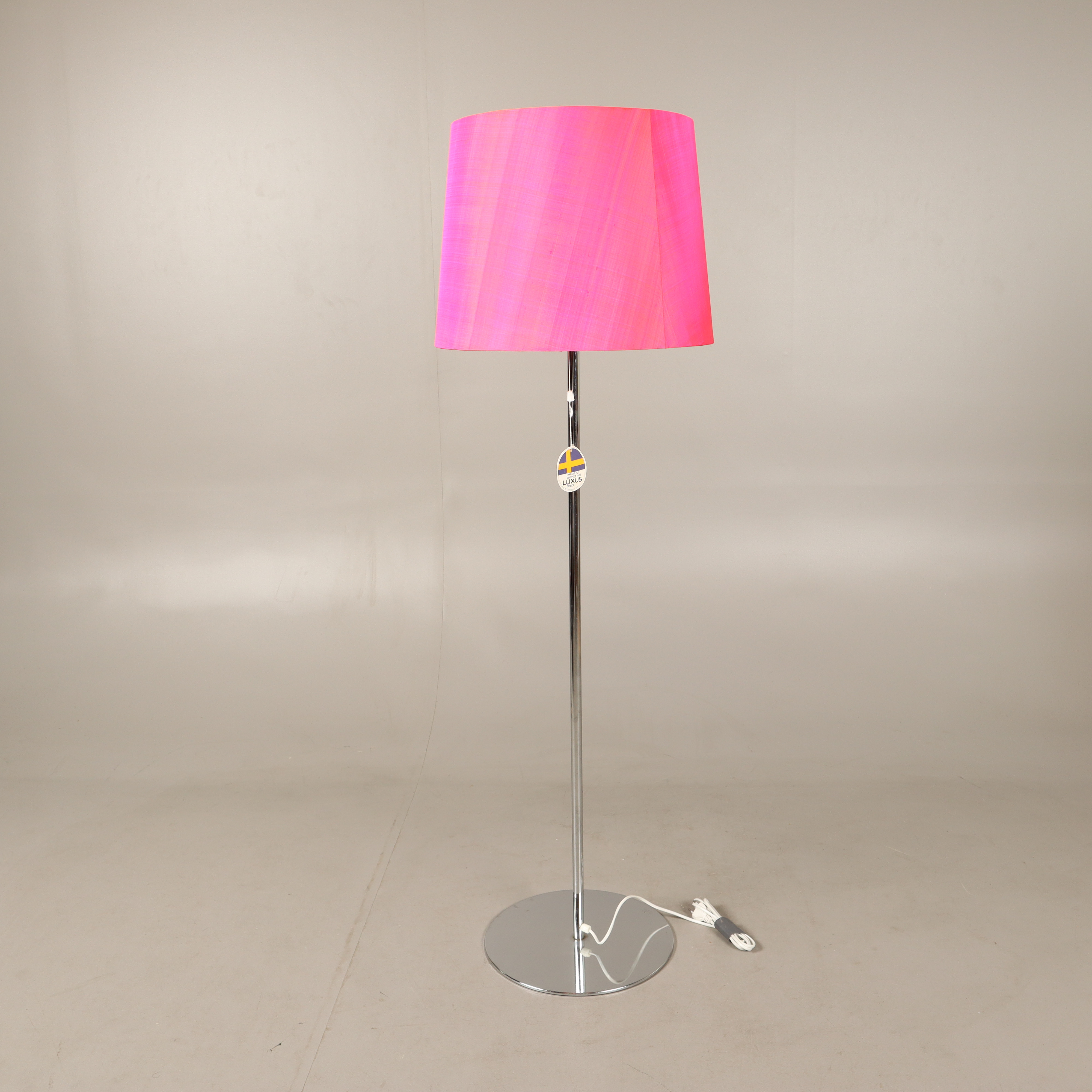 Images for 2364877. FLOOR LAMP Luxus model 2030 with screen. - Auctionet