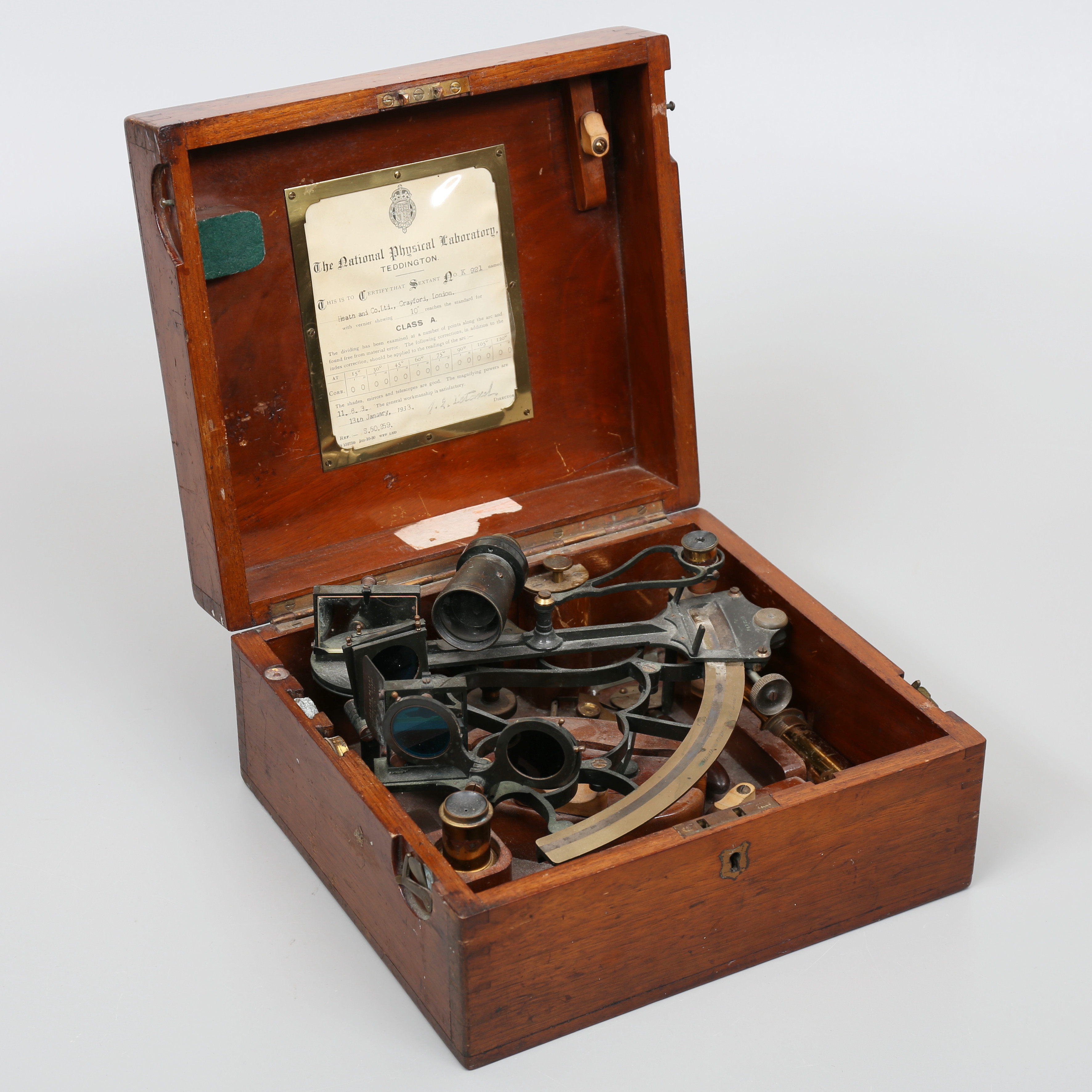 Bilder för 2444854. SEXTANT I TRÄLÅDA, Heath & Co. Ltd. Crayford