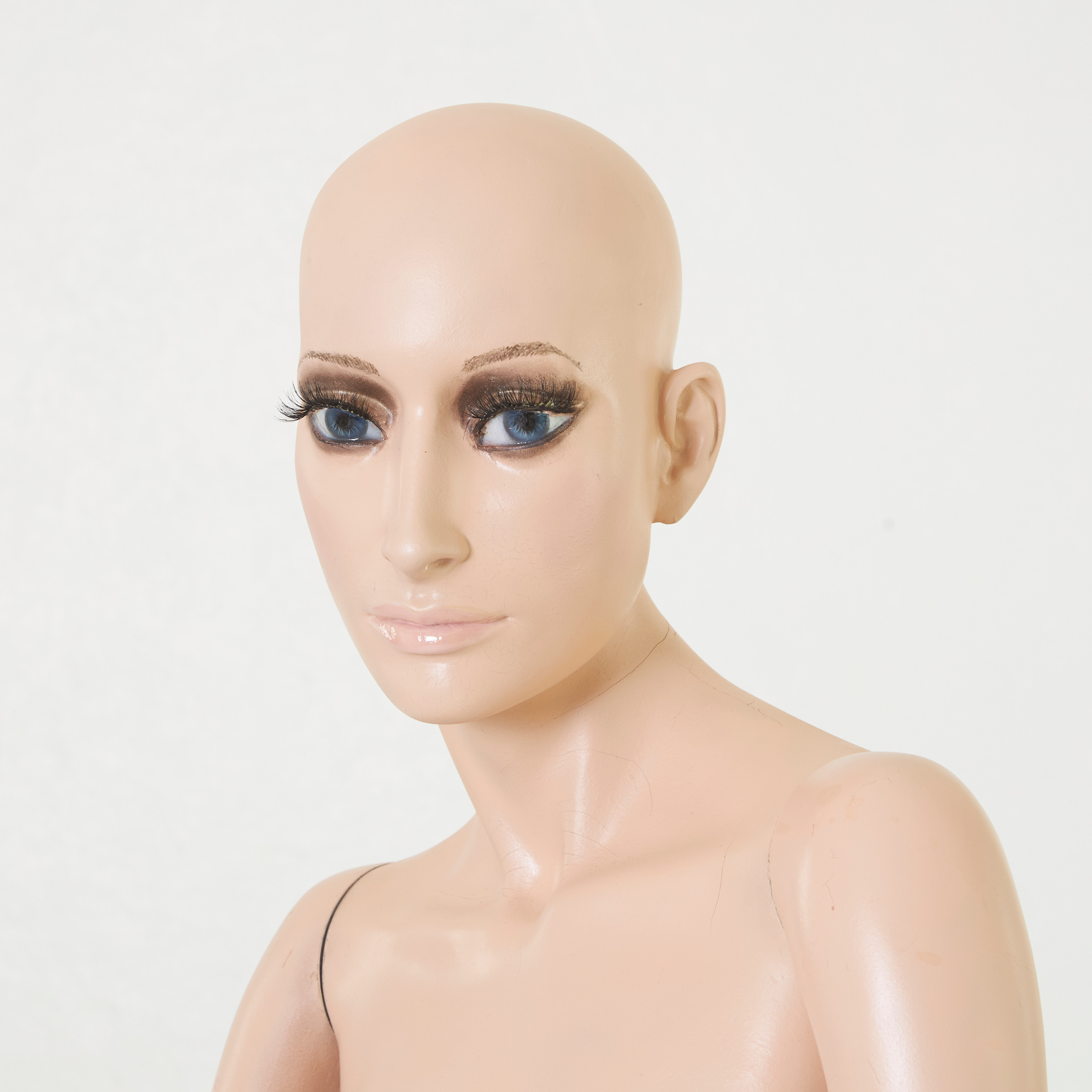 images-for-2445658-mannequin-female-with-metal-stand-auctionet