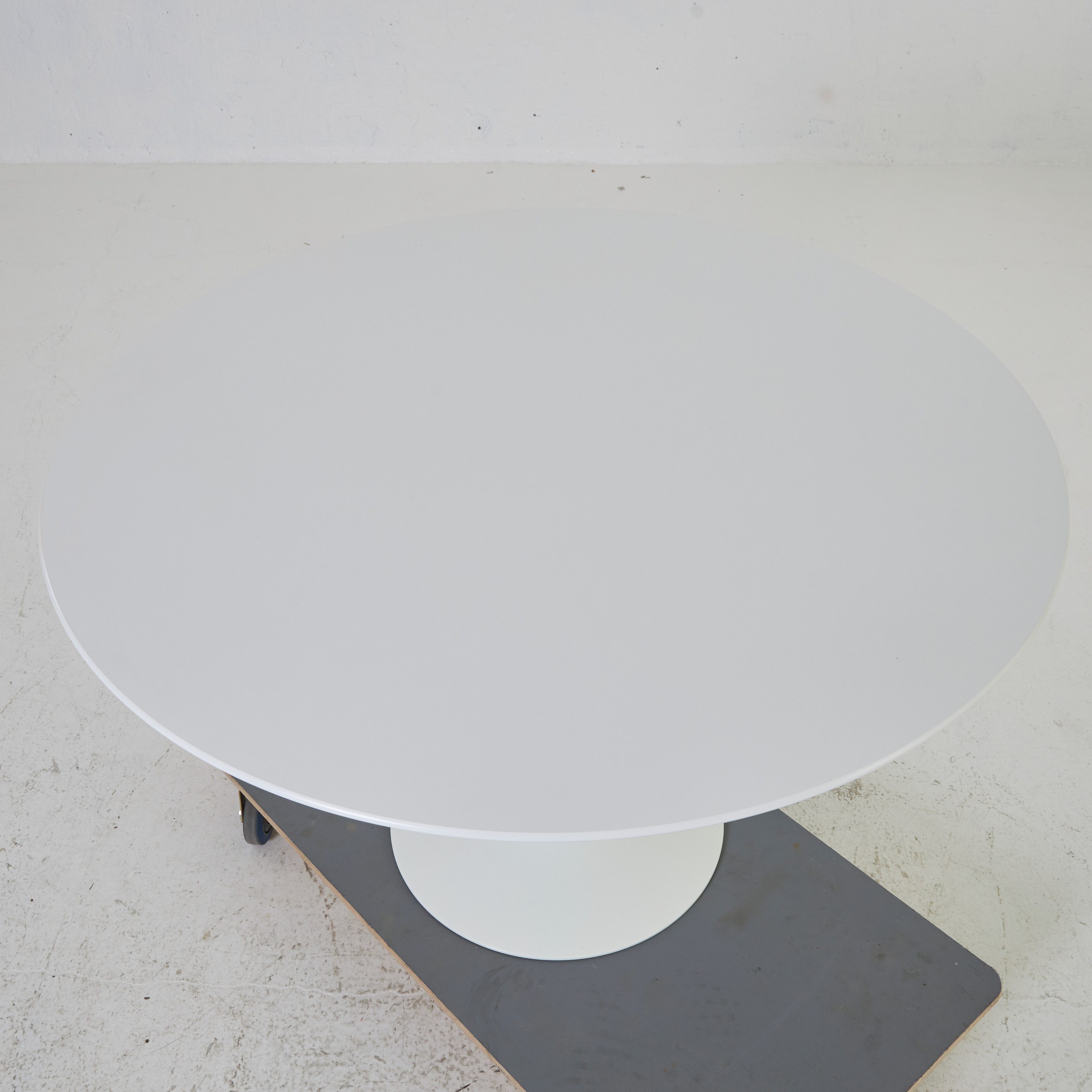 images-for-2451307-eero-saarinen-dining-table-tulip-table
